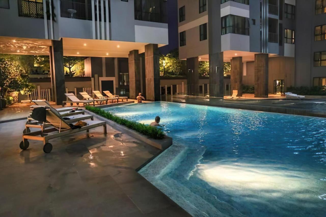 Amazing Infinity Pool Next To The
